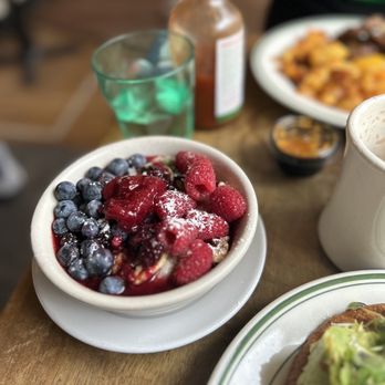 sam a.m - a bowl of fruit on a table - Cafes Near Me - Jersey City, New Jersey sam a.m - a bowl of fruit on a table - Cafes Near Me - Jersey City, New Jersey