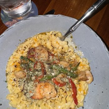 Tommy Bahama - Lobster Mac and Cheese - Seafood Near Me - Kihei, Hawaii Tommy Bahama - Lobster Mac and Cheese - Seafood Near Me - Kihei, Hawaii