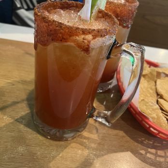 Arturo's Tacos - el bar  la michelada todo simple  esa ves peronoas cese que me ido todo bien nose que pasó ese día - Mexican Near Me - Chicago, Illinois