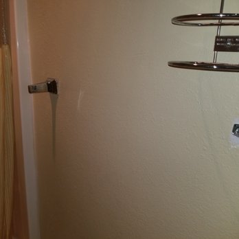 Days Inn by Wyndham Ashburn - Broken towel rack - Hotels Near Me - Ashburn, Georgia Days Inn by Wyndham Ashburn - Broken towel rack - Hotels Near Me - Ashburn, Georgia