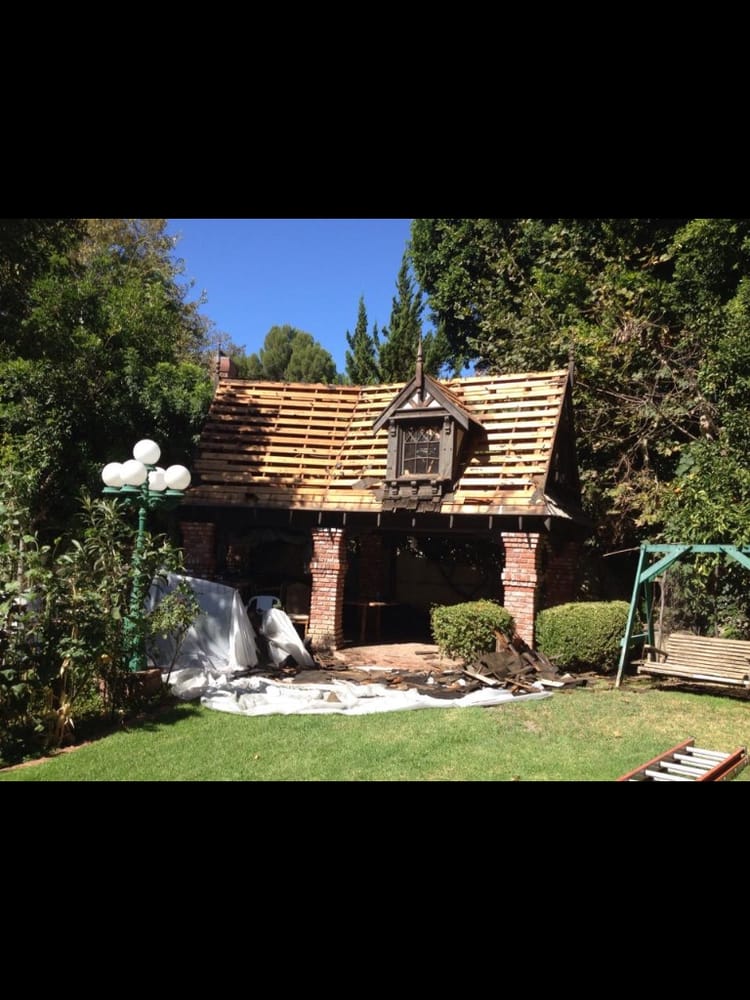 Slide of Selah Roofing 