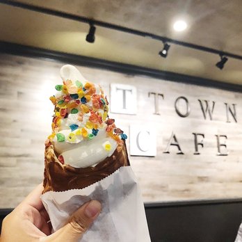 T-Town Cafe - Vanilla soft serve taiyaki w fruity pebbles - Desserts Near Me - Tacoma, Washington T-Town Cafe - Vanilla soft serve taiyaki w fruity pebbles - Desserts Near Me - Tacoma, Washington