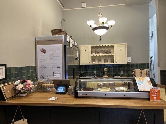 Emporium Pies by null