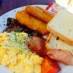Maraetai Wharf Store - Big breakfast with gf bread
