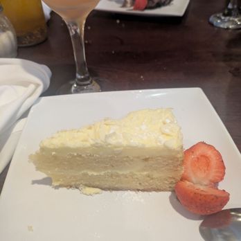 Mama's On The Hill - Limoncello Cake - Italian Near Me - Saint Louis, Missouri Mama's On The Hill - Limoncello Cake - Italian Near Me - Saint Louis, Missouri