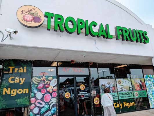 Linda's Tropical Fruits by null
