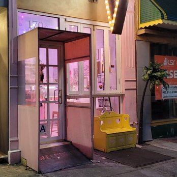 UES. - Outside, the ice cream shop does have some interesting flavors - Ice Cream & Frozen Yogurt Near Me - New York, New York UES. - Outside, the ice cream shop does have some interesting flavors - Ice Cream & Frozen Yogurt Near Me - New York, New York