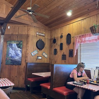 Bennett's Pit Bar-B-Que Catering - Caterers Near Me - Sevierville, Tennessee