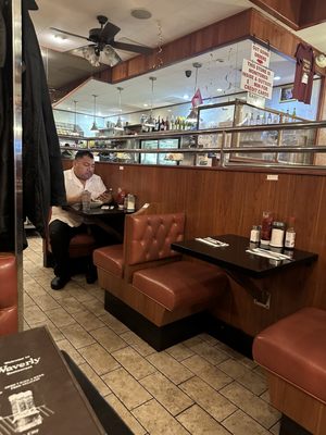 Waverly Diner by null