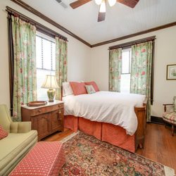 Inn At Mount Pleasant B&B - Red Room (Double)