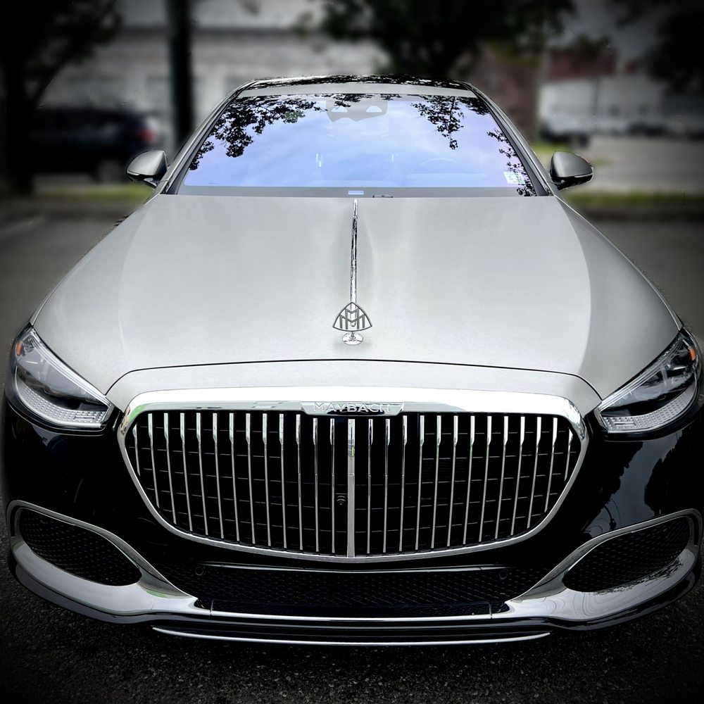 THE LUXURY CHAUFFEUR SERVICE Weehawken, New Jersey Town Car Service