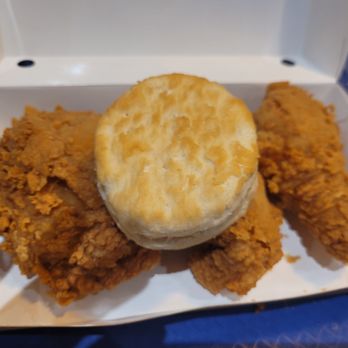 Jollibee - Awesome chicken! Even better than Royal Farms, local MD favorite. Awesome biscuit too! - Chicken Shop Near Me - Wheaton, Maryland Jollibee - Awesome chicken! Even better than Royal Farms, local MD favorite. Awesome biscuit too! - Chicken Shop Near Me - Wheaton, Maryland