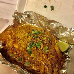 Shrimp pad thai Shrimp pad thai