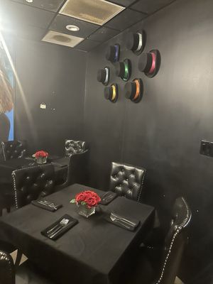 Neyow’s XL Steakhouse by null