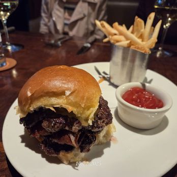 801 Local - Burger - New American Near Me - Frontenac, Missouri