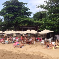 Prainha Do Julião - Barracas com serviço do bar e restaurante