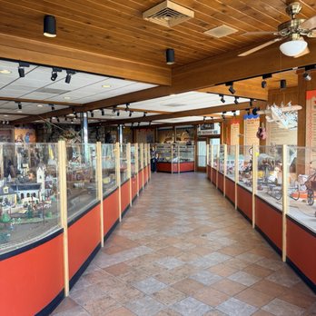 Toy Town Junction - Art Museums Near Me - Luray, Virginia Toy Town Junction - Art Museums Near Me - Luray, Virginia