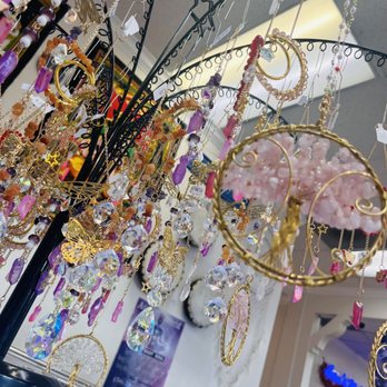 Aura's World - Crystals for everyone - Supernatural Readings Near Me - Whittier, California