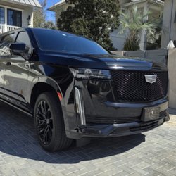 Luxe Limos - XL Luxury SUV
Comfortably seats 6 passengers plus luggage