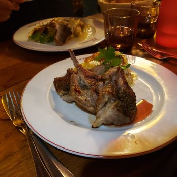 Le Bistrot d'Henri - Lamb chops - French Near Me - Paris, 75 Le Bistrot d'Henri - Lamb chops - French Near Me - Paris, 75