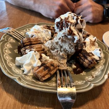 Ochos 888 - Churros with banana ice cream - Peruvian Near Me - Honolulu, Hawaii Ochos 888 - Churros with banana ice cream - Peruvian Near Me - Honolulu, Hawaii