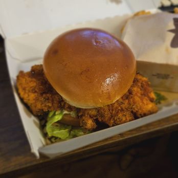Bruxie - Nashville chicken sandwich. Looks like a 9/10. Tastes like a 6/10. Has a heat level of only a 3/10 - Chicken Shop Near Me - El Segundo, California Bruxie - Nashville chicken sandwich. Looks like a 9/10. Tastes like a 6/10. Has a heat level of only a 3/10 - Chicken Shop Near Me - El Segundo, California