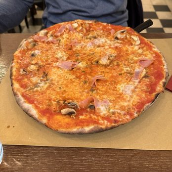 Origano Trevi - Prosciutto and mushroom pizza - Italian Near Me - Rome, RM Origano Trevi - Prosciutto and mushroom pizza - Italian Near Me - Rome, RM