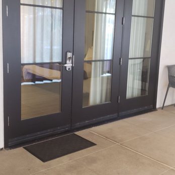 Hotel Casa 425 - Doors to our room on the first floor - Hotels Near Me - Claremont, California
