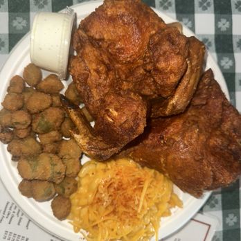 Gus's World Famous Fried Chicken - Mesa - 3 Piece White Plate w/extra Wing, Fried Okra and Mac n Cheese - Chicken Shop Near Me - Mesa, Arizona