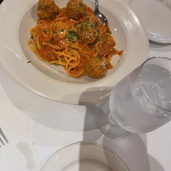 Olivia's Italian Restaurant - Spehgetti and meatballs - Desserts Near Me - Gurnee, Illinois