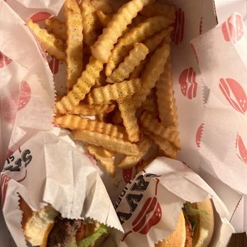 Savvy Sliders - Burgers Near Me - Troy, Michigan