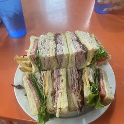 Steady Eddy's Cafe - Full decker Club sandwich