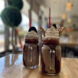 Mr. Breakfast - S'mores and oreo frappuccino