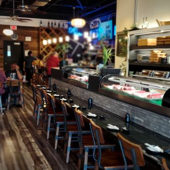Oao - Sushi Bar & Grill at Wailea - Sushi bar in front, cocktail/ beer in back. Seating big pictured. - Sushi Bars Near Me - Kihei, Hawaii