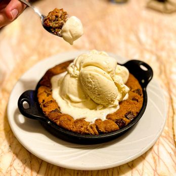 Biscotti's - Warm skillet chocolate chip cookie. Yum! - Cafes Near Me - Reno, Nevada