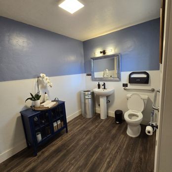 JMC Cellars - Clean bathroom. Located on the outside wall. - Wineries Near Me - Livermore, California JMC Cellars - Clean bathroom. Located on the outside wall. - Wineries Near Me - Livermore, California