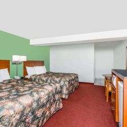 Knights Inn Arnprior - Guest room