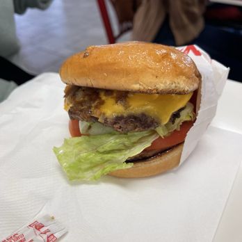 In-N-Out Burger - Cheeseburger - Burgers Near Me - Barstow, California In-N-Out Burger - Cheeseburger - Burgers Near Me - Barstow, California