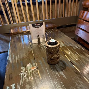 Hot Rocks - Cute table - New American Near Me - Wisconsin Dells, Wisconsin