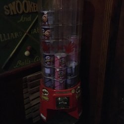 Café Ned. Kelly - Yes that is a Pringles "bubble gum" machine!!