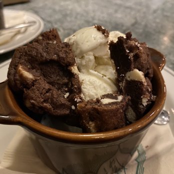 Ellington's - Vanilla Ice cream + rocky road cookie - Cocktail Bars Near Me - Nashville, Tennessee Ellington's - Vanilla Ice cream + rocky road cookie - Cocktail Bars Near Me - Nashville, Tennessee