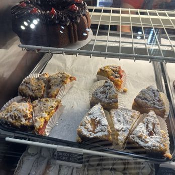 Great Buns Bakery - Cherry crumb cake - Bakeries Near Me - Las Vegas, Nevada Great Buns Bakery - Cherry crumb cake - Bakeries Near Me - Las Vegas, Nevada