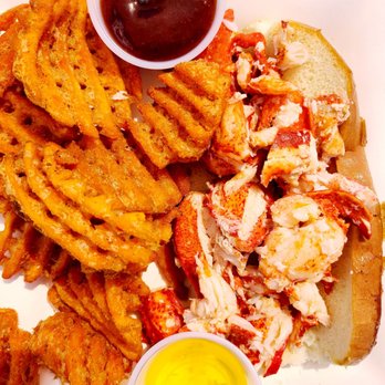 Shanks Waterfront Dining - Lobster roll with sweet potato fries - New American Near Me - Clinton, Connecticut Shanks Waterfront Dining - Lobster roll with sweet potato fries - New American Near Me - Clinton, Connecticut