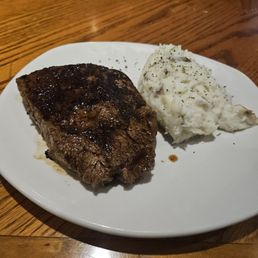 Sirloin and mash potatoes Sirloin and mash potatoes