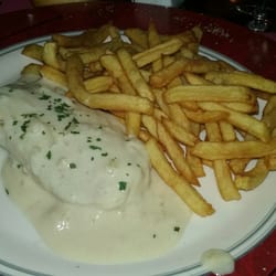 Le Bouche à Oreille - Poisson, ok. Frites over salées. Pas ok du tout !! Faim après avoir mangé.