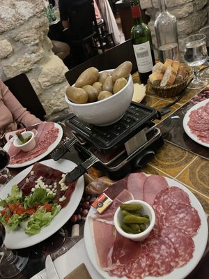 Pain Vin Fromages by null