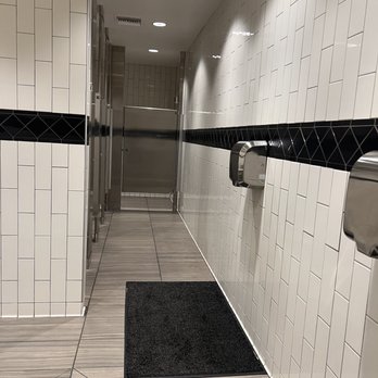 Pilot - Women's restroom - Gas Stations Near Me - Tacna, Arizona