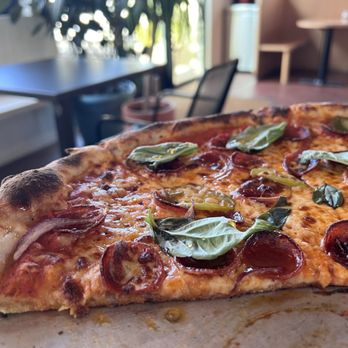 Cosmos Snack Bar - Rojo Tone Pizza - Pizza Near Me - Reno, Nevada