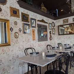 Black Swan - Tea Room