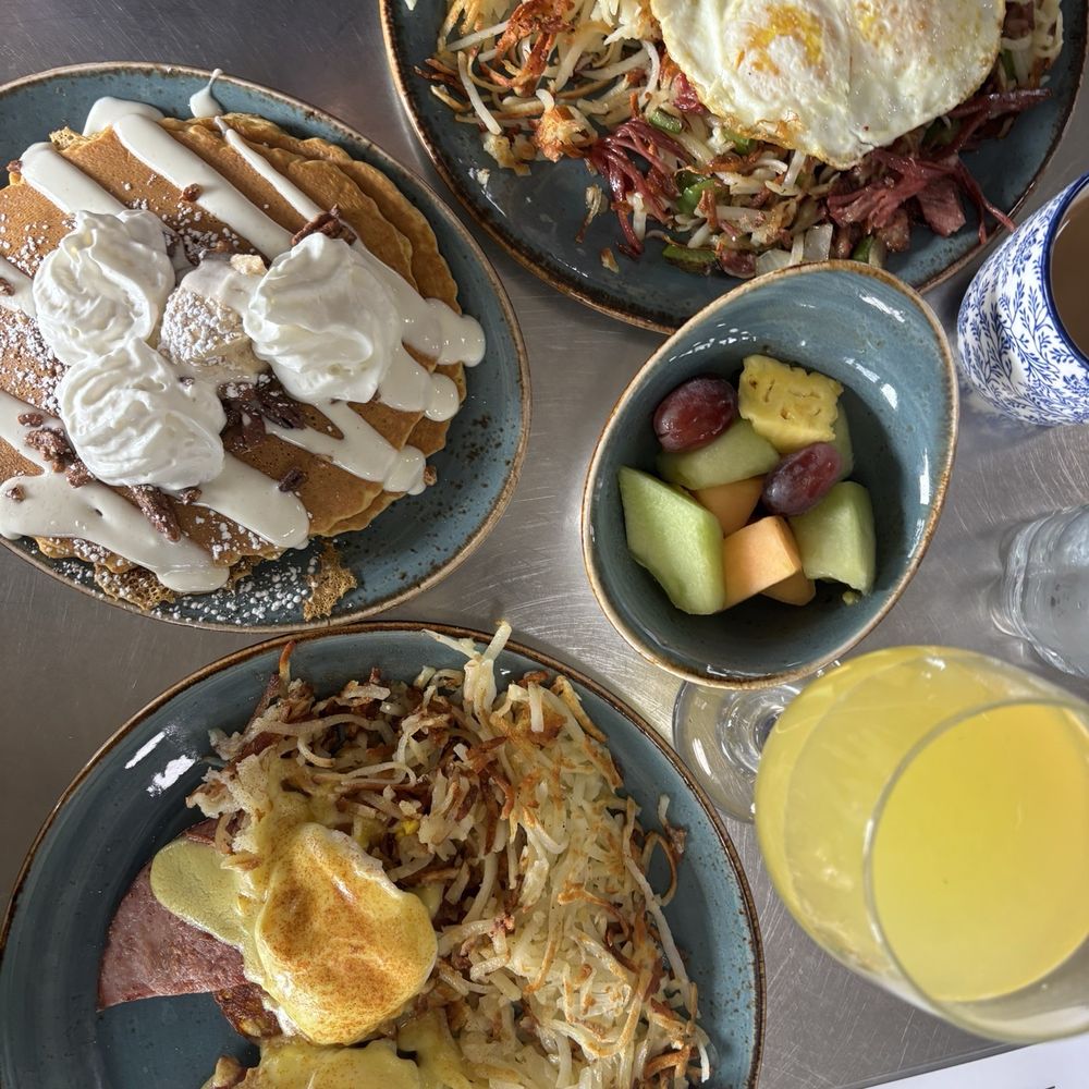 Honey Berry Pancakes and Cafe - Waffles Near Me - Aurora, Illinois